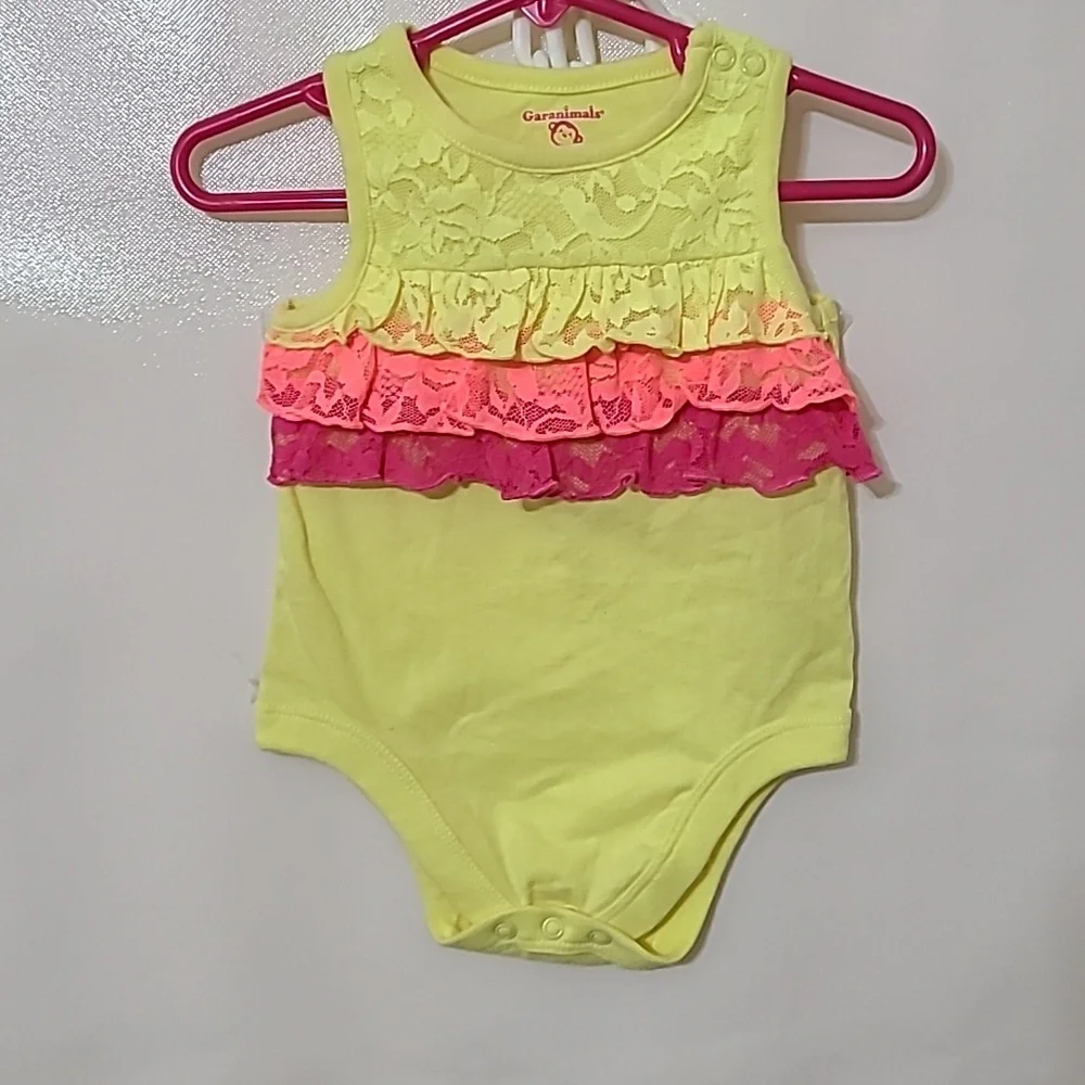 GARANIMALS Bright Yellow Sleeveless Baby Bottom Snap Bodysuit - Size: 6-9 Months
